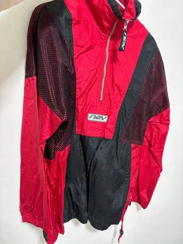 nev FUTURE SHAPES 나일론 자켓