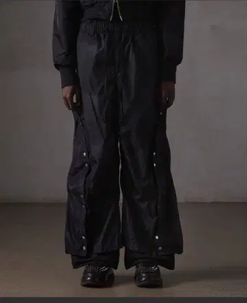 GRANCY 버튼 레이어드 나일론 팬츠 블랙 L 그랑시