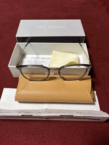 컨디션 최상, 멋진 3GUARD 자외선 차단 애쉬 그레이 렌즈 안경 특가