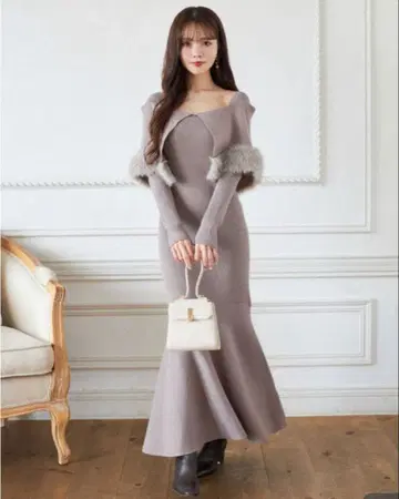 [ 새상품 ] 케이프 퍼 달린 머메이드 리브 니트 원피스 토코 클로젯