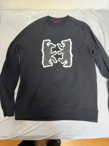 HUGO BOSS 곰 그래픽 맨투맨