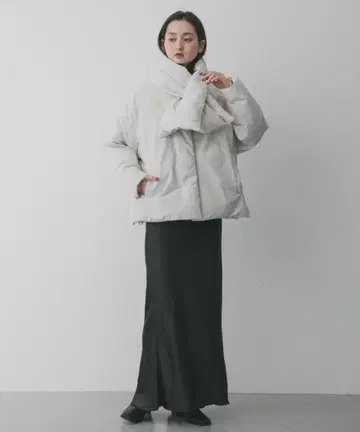 새상품급 web/일부 점포 한정판 머플러 심리스 다운