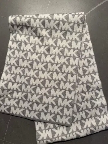 마이클코어스 머플러 그레이