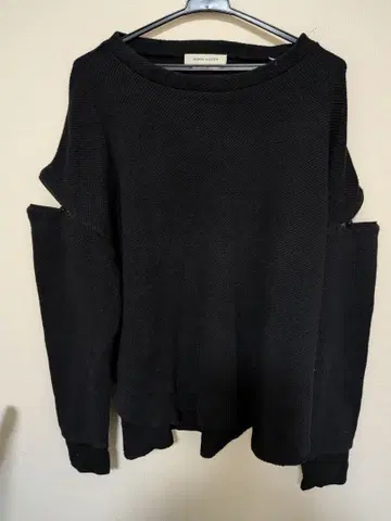 새상품급 [AEWEN MATOPH] 지퍼 슬릿 니트 블랙