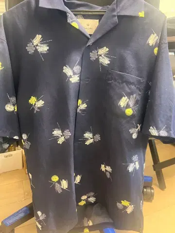 URBAN RESEARCH 올 패턴 디자인 셔츠 / 폴리에스테르 100%