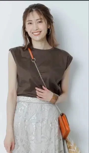 루즈핏 티셔츠 브라운 사이즈 2