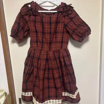 체크 무늬 반팔 원피스