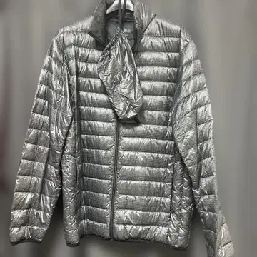 유니클로 울트라 라이트 다운 자켓 수납 가방 포함