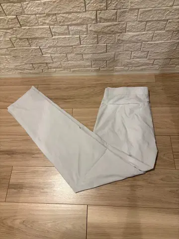 [ 가격 인하 가능 새상품급 ] DESCENTE 데상트 화이트 골프 팬츠