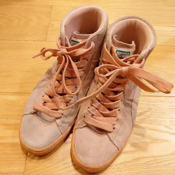 Puma 핑크 스웨이드 하이컷 스니커즈