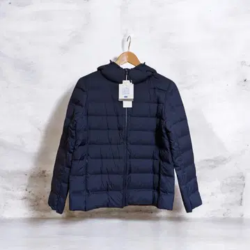 미사용 새상품 UNIQLO 라이트 다운 심리스