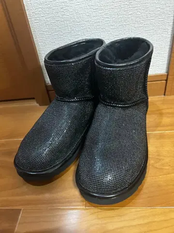 새상품급 앙코퀸 키라키라 어그 부츠 블랙 M