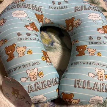 리락쿠마 목도리 쿠션