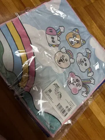 빤쮸토끼 핸드 타월과 캔 배지 세트