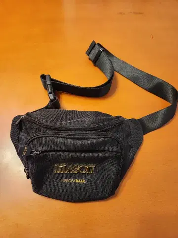 BALR. 블랙 바디백