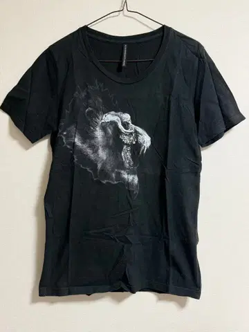 BLACKBARRETT 블랙바레트 라이온 프린트 T셔츠 블랙