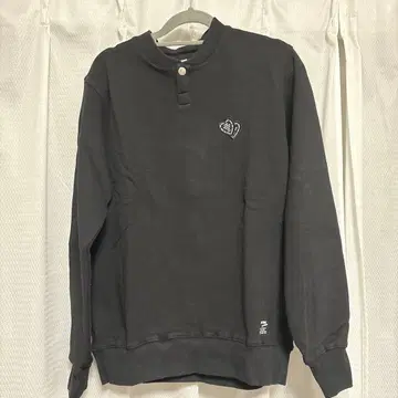 미사용 새상품 THE CRIMIE 블랙 맨투맨 L 정가 19,800엔