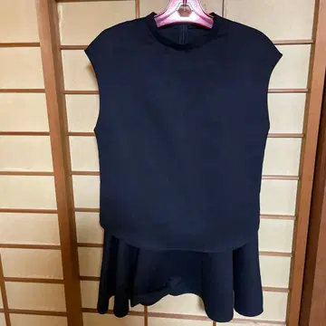 allureville 블랙 슬리브리스 상의 사이즈 2