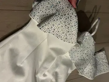 오프숄더 A라인 슬릿 비쥬 롱 드레스