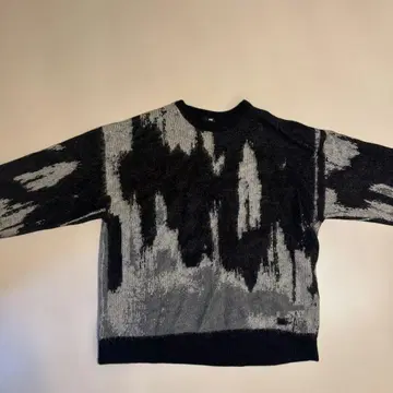 HARE 추상 패턴 크루넥 니트