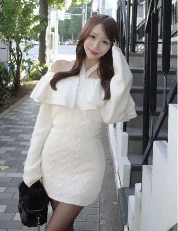 Darich 홀터넥 디자인 오프숄더 니트 미니 원피스