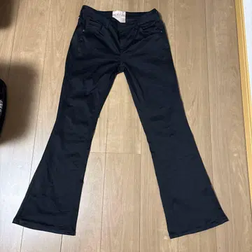 C-SEVENTEEN 블랙 부츠컷 팬츠