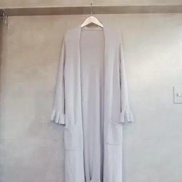 젤라또피케 파스텔 퍼플 프릴 가운 복슬복슬한 촉감이 좋은 소재