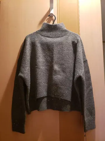 지네스 키라키라 스팽글 터틀 니트