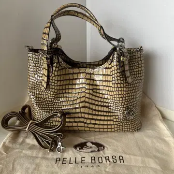 [미사용] 펠레보르사 에나멜 가공 소가죽 미니백