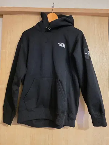 THE NORTH FACE SQUARE LOGO HOODIE
