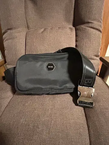 BALR. 블랙 숄더백