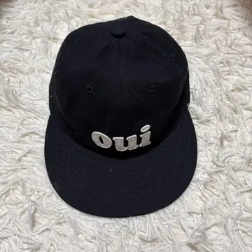 milkfed. 블랙 스냅백 캡 oui