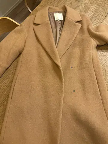 베이지 더블 브레스트 체스터 코트