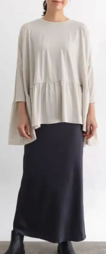 CLOVE 티어드 풀오버 플레어 튜닉 오부소매 베이지