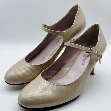 새상품급 긴자 카네마츠 라운드토 스트랩 펌프스 베이지 23.5cm