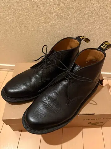 닥터 마틴 블랙 처카 부츠