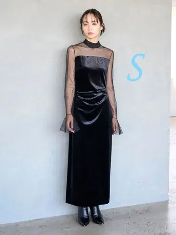 [ 완판/종이 택 포함 ] 시어 도킹 벨로아 드레스 [ 강혜원 착용 ]