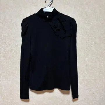 새상품급 엠즈 그레이시 블랙 컬러 티셔츠 38 사이즈