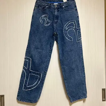 유니크 자수 디자인 다크 블루 데님