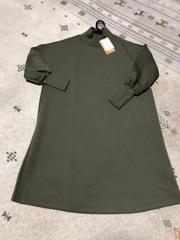 택 포함 새상품 하이넥 퍼프소매 종이상자 원피스