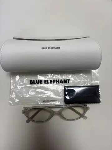 BLUE ELEPHANT 안경