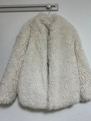 [미사용 새상품] Thevon 제본 아이보리 보아 자켓 프리 사이즈