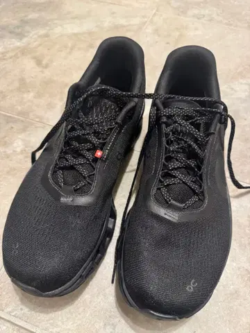 on cloudmonster2 27.0cm