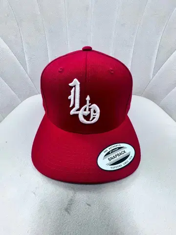 LOCALS ONLY 캡 레드