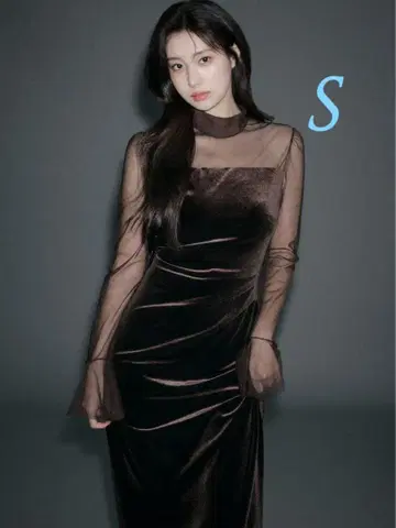 [ 완판/종이 택 포함 ] 시어 도킹 벨로아 드레스 [ 강혜원 착용 ]