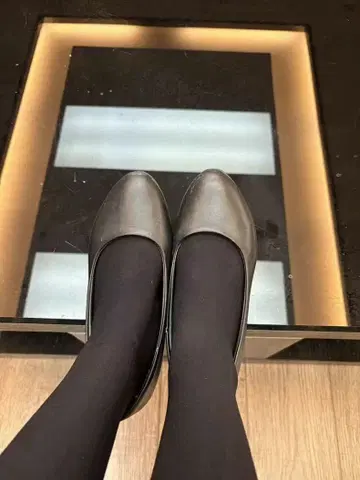 그레이 플랫슈즈 낮은 힐