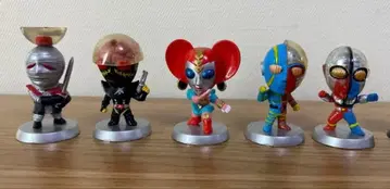 특촬 히어로즈 키카이다, 키카이다 01, 비진더, 하카이다 등 총 5체