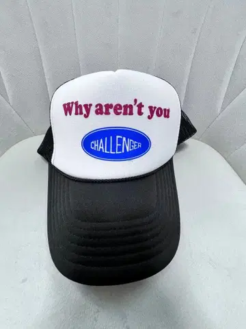 CHALLENGER 트래커캡 화이트 블랙