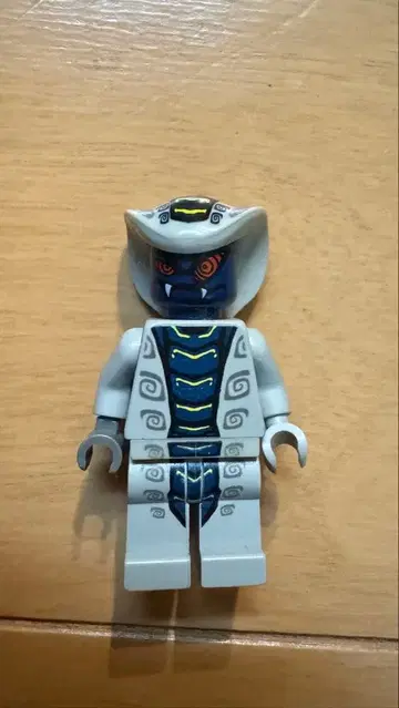 LEGO 뱀뱀족 라트라 미니 피규어
