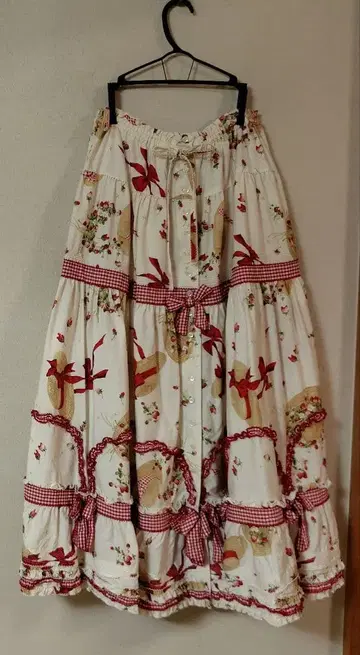 핑크하우스 스트로베리 햇 롱 스커트